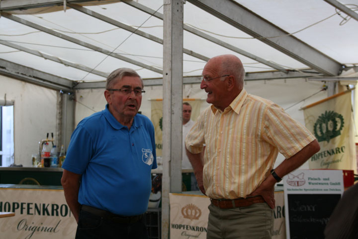 IMG_7923 - Gespräch zwischen den Sportfreunden Gunter Küttler und Helmut Lange
